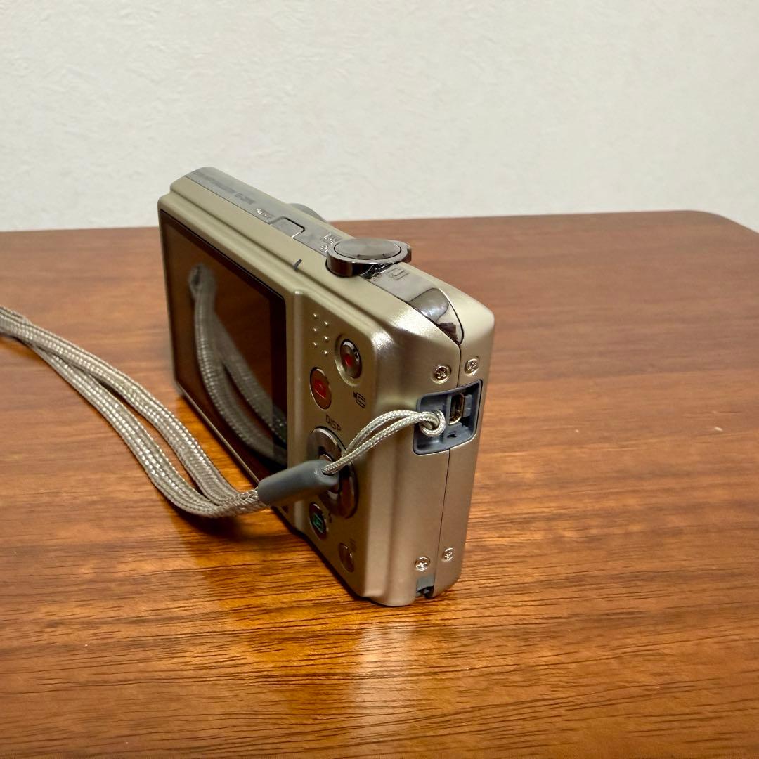 【美品】CASIO EXILIM EX-ZS150 コンパクトデジタルカメラ