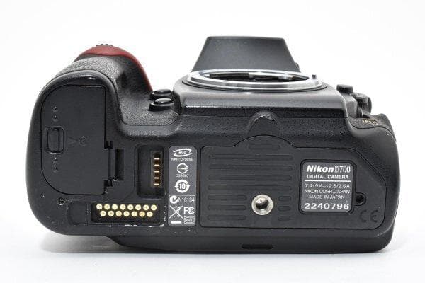 ★美品★Nikon D700　ショット数40,186枚 B006