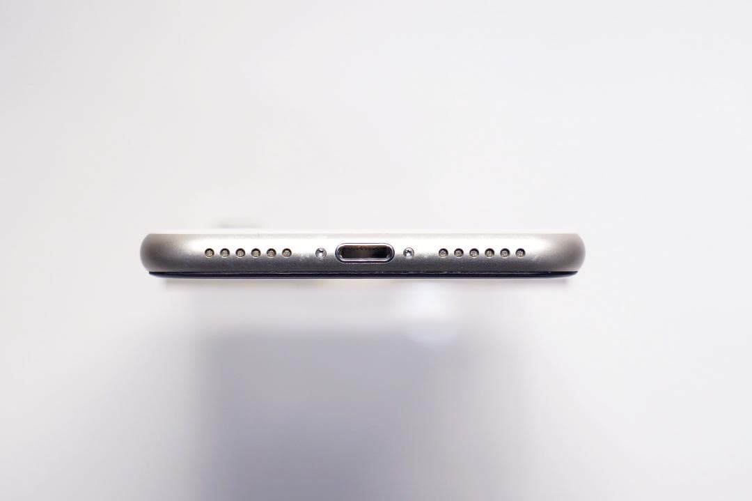 iPhone SE 第3世代 64GB スターライト SIMフリー
