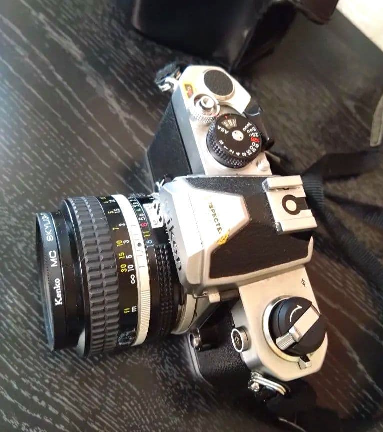 Nikon 一眼レフ フィルムカメラ とソフトケース CF-27 黒ジャンク品