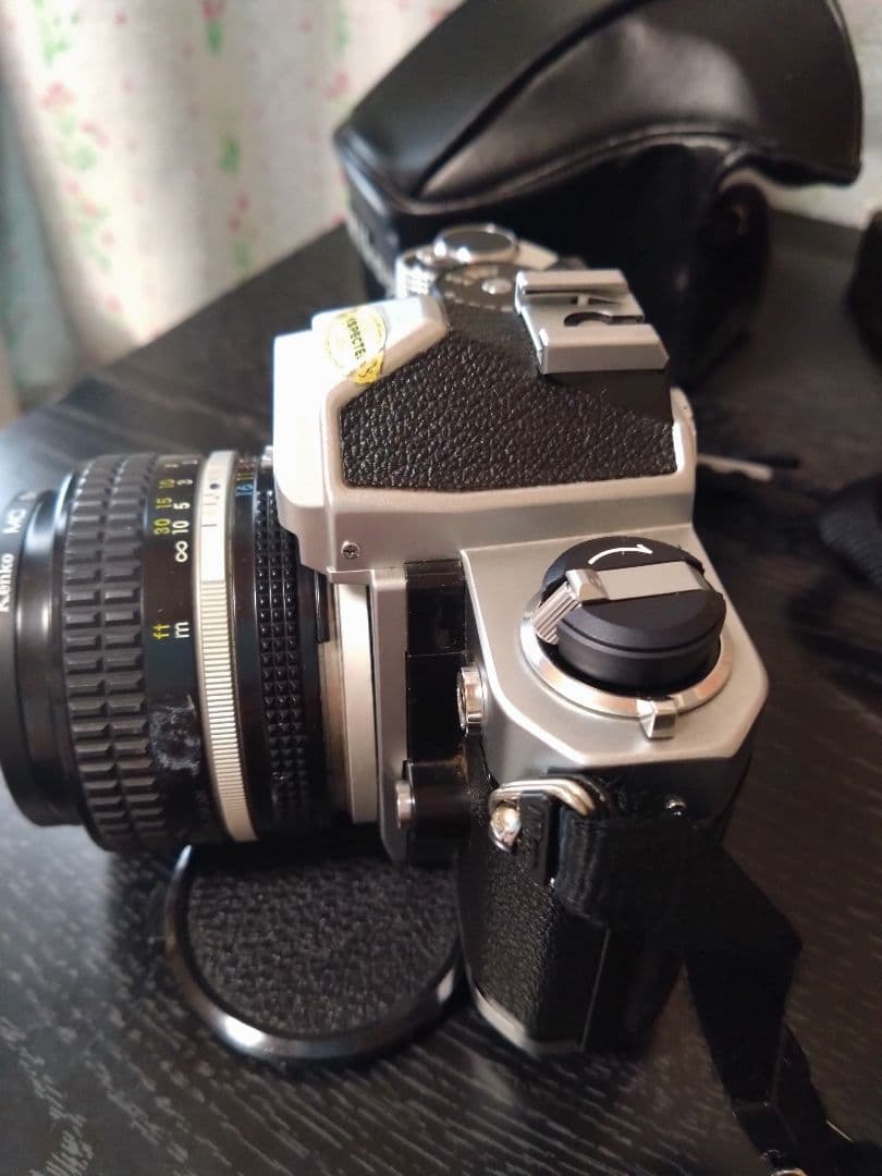 Nikon 一眼レフ フィルムカメラ とソフトケース CF-27 黒ジャンク品