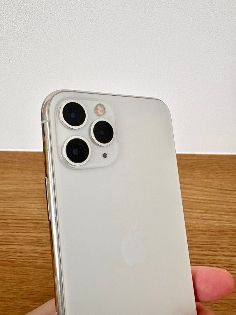 Apple iPhone 11 Pro シルバー 本体　64gb