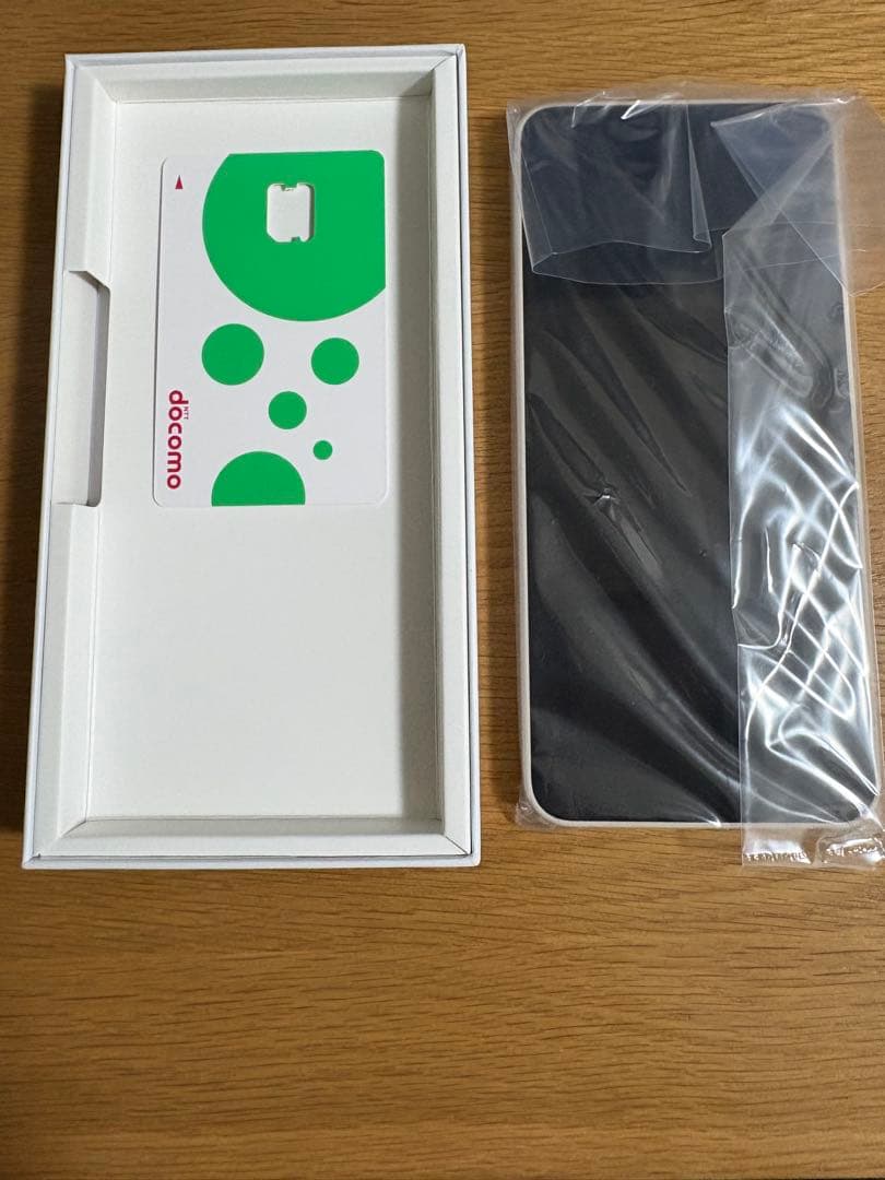 docomo AQUOS wish 4 ベージュ 未使用