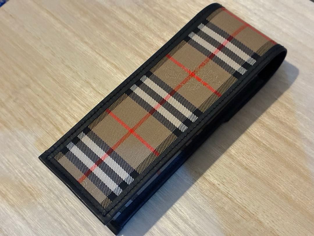 【最終値下げ】Burberry チェック柄 筆箱　新品箱付き　⭐︎美品⭐︎