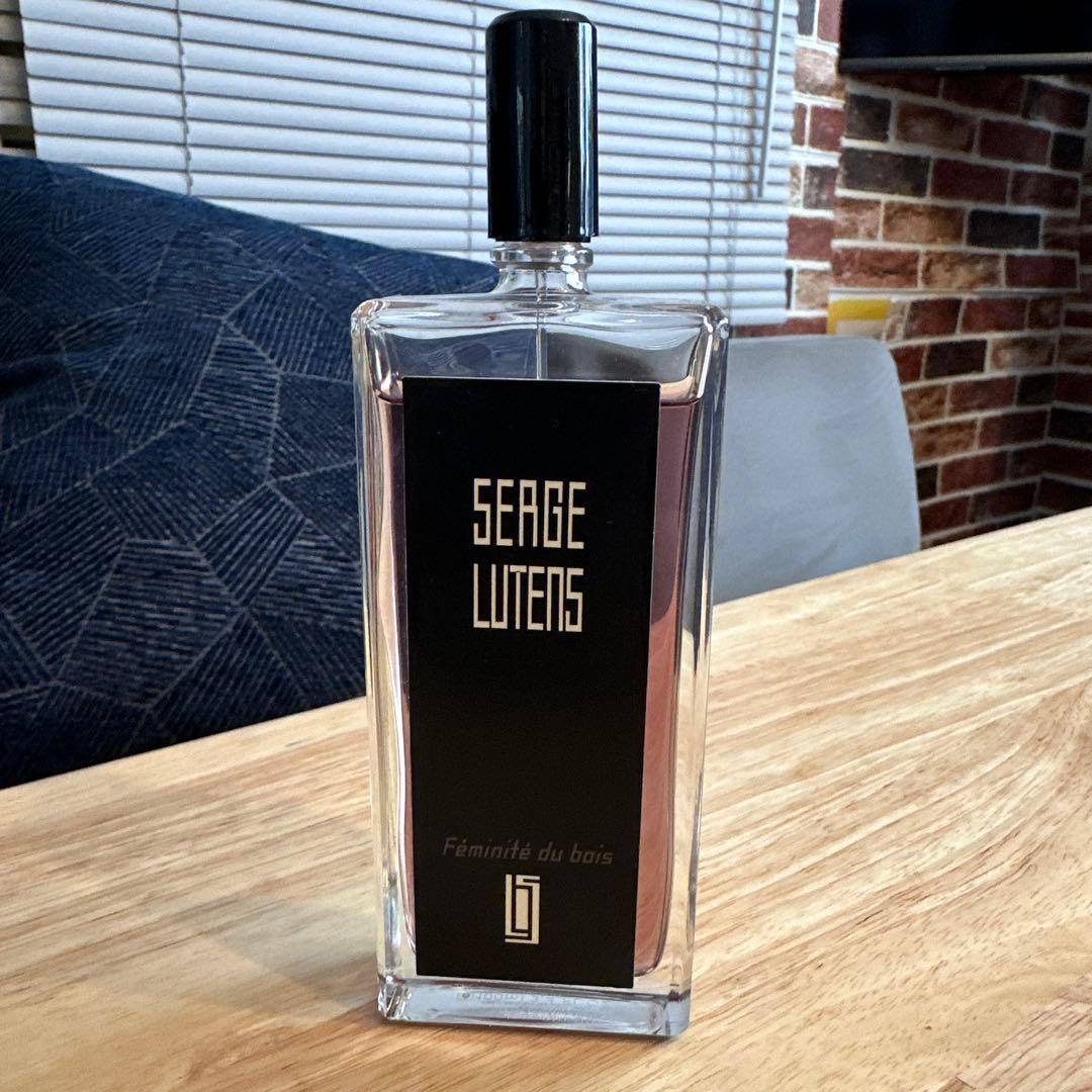 SERGE LUTENS Féminité du bois 香水