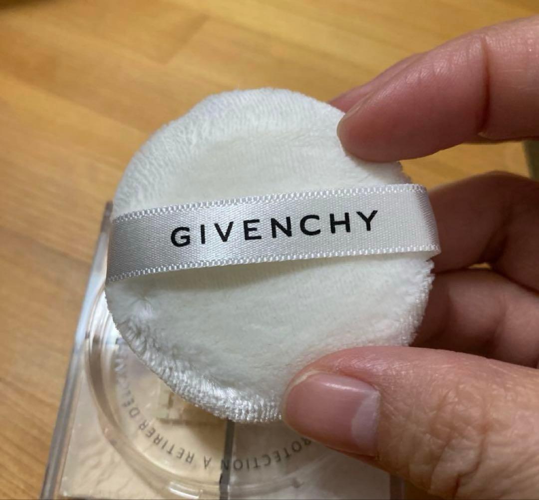 GIVENCHY プリズム リーブル 5 パイソン エディション 限定