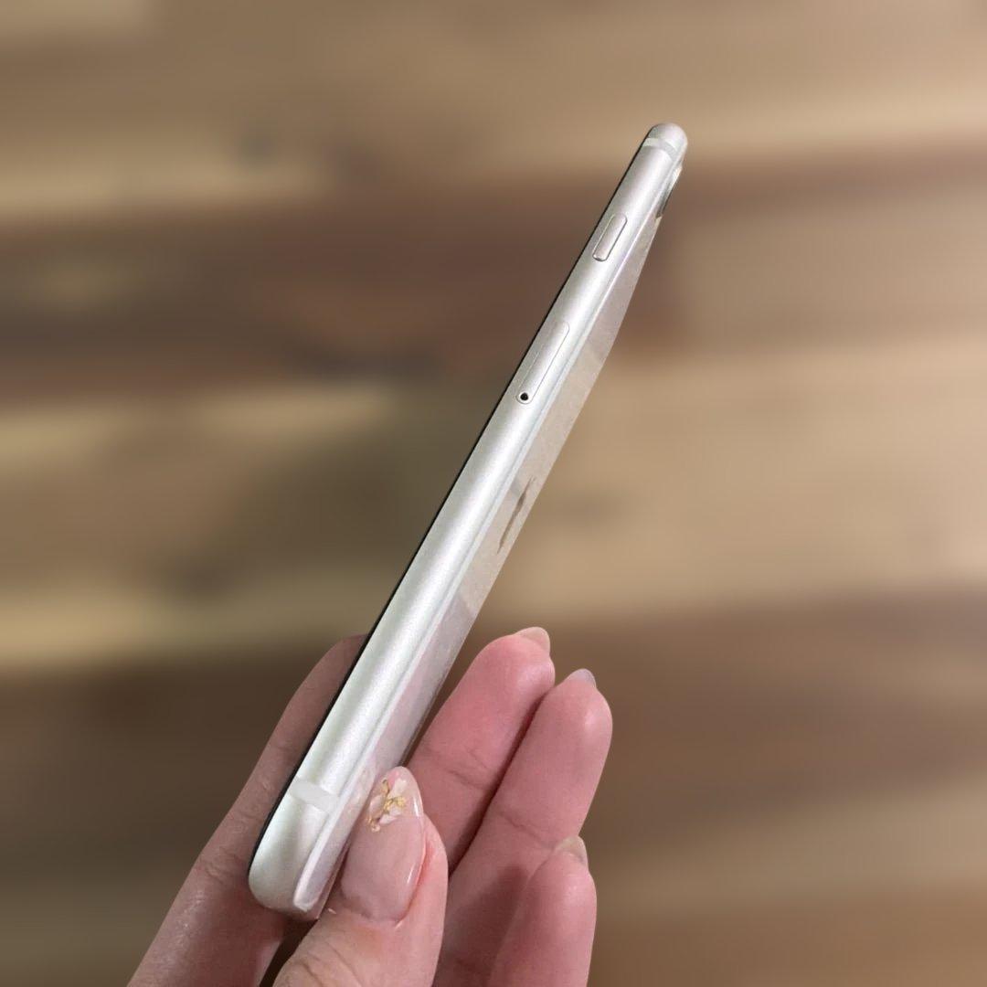 スマートフォン本体 iPhone SE 64gb