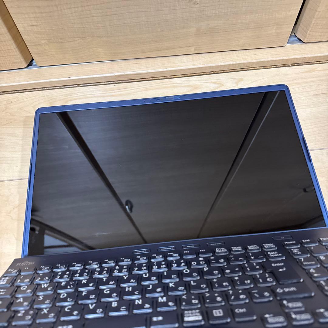 【極美品】富士通 FMVA47H3LC i5-1235U 16GB 512GB