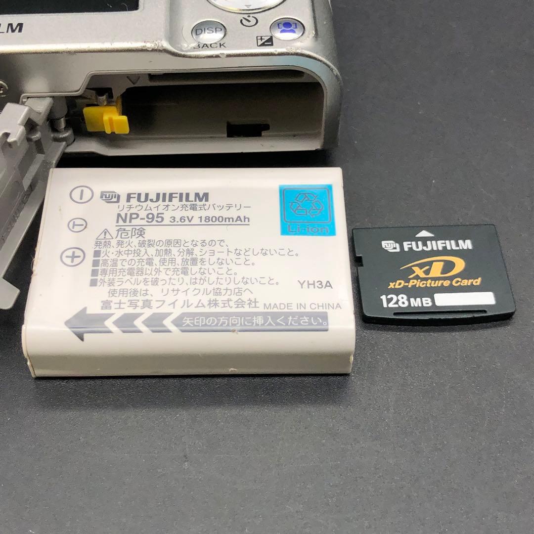 FUJIFILM FinePixF31fd デジタルカメラ　xDカード付き