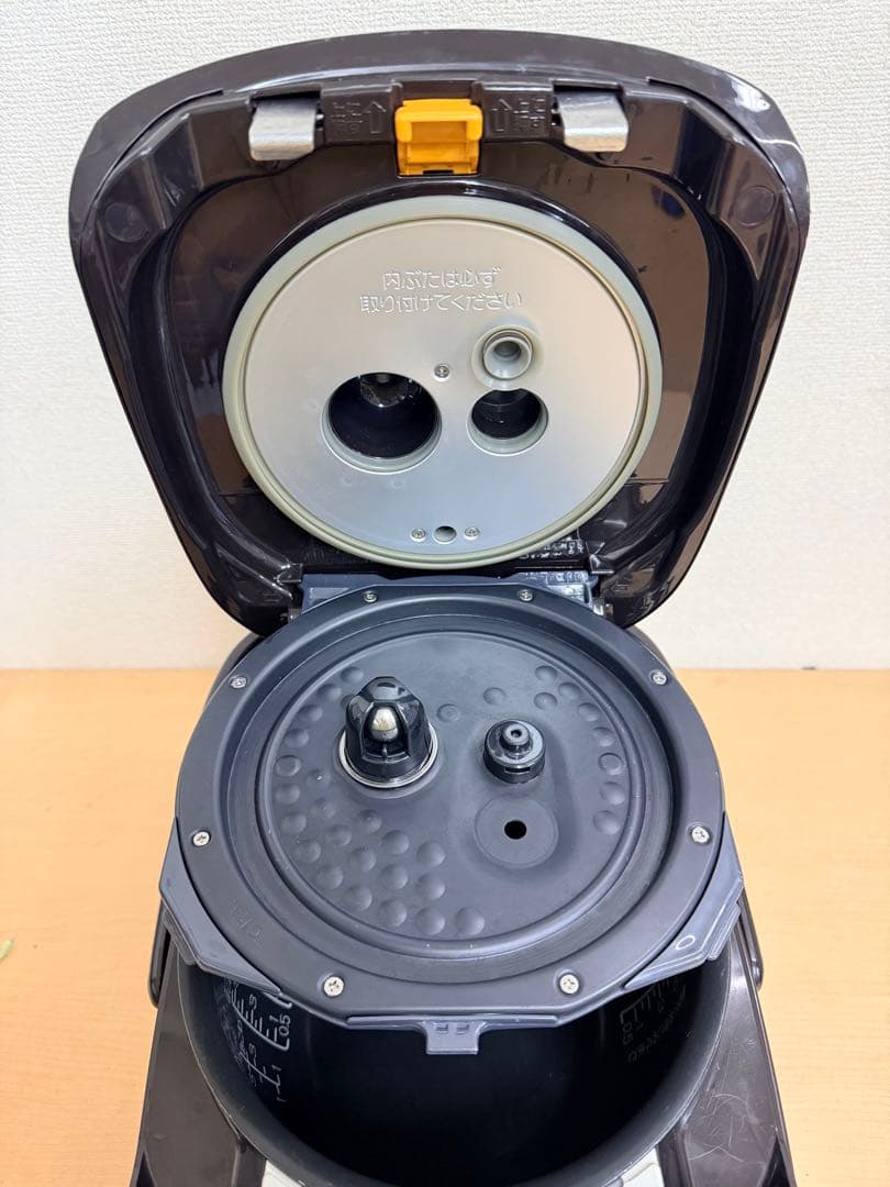 象印ZOJIRUSHI NP-ZW10 圧力IH炊飯器5.5合炊き 2022年製