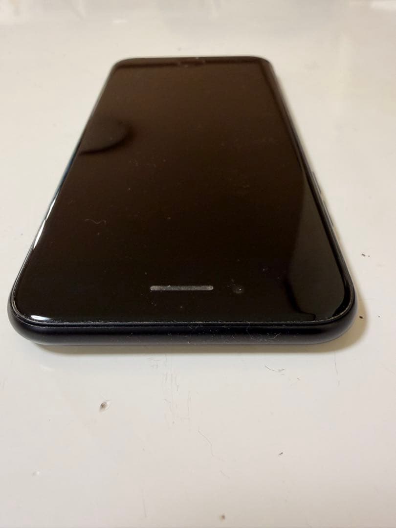 Apple iPhone SE 第2世代　ブラック