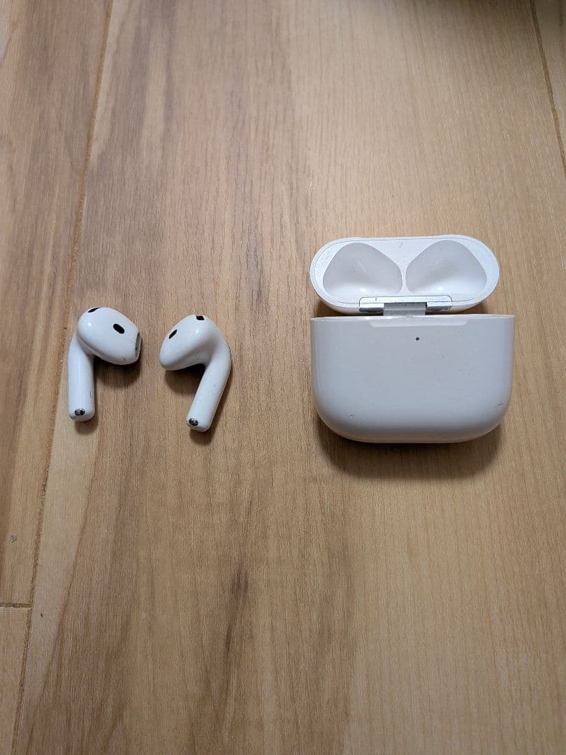 AirPods4 ANC (純正品)　充電ケース付き