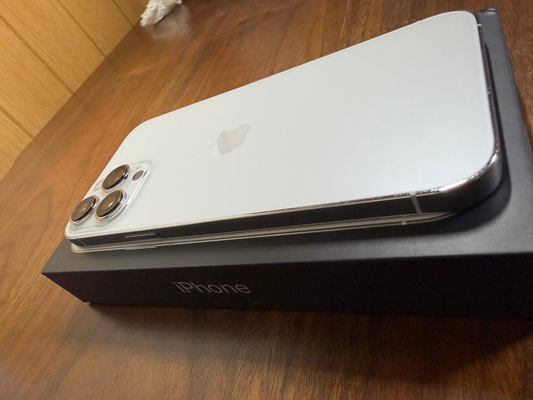 Apple iPhone 13 Promaxシルバー 本体
