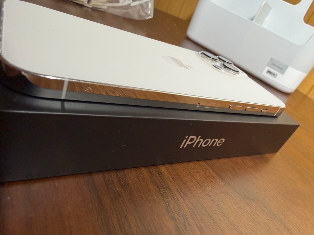 Apple iPhone 13 Promaxシルバー 本体