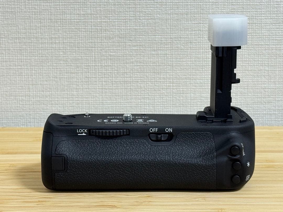 【美品】Canon EOS 6D Mark II 本体 + バッテリーグリップ