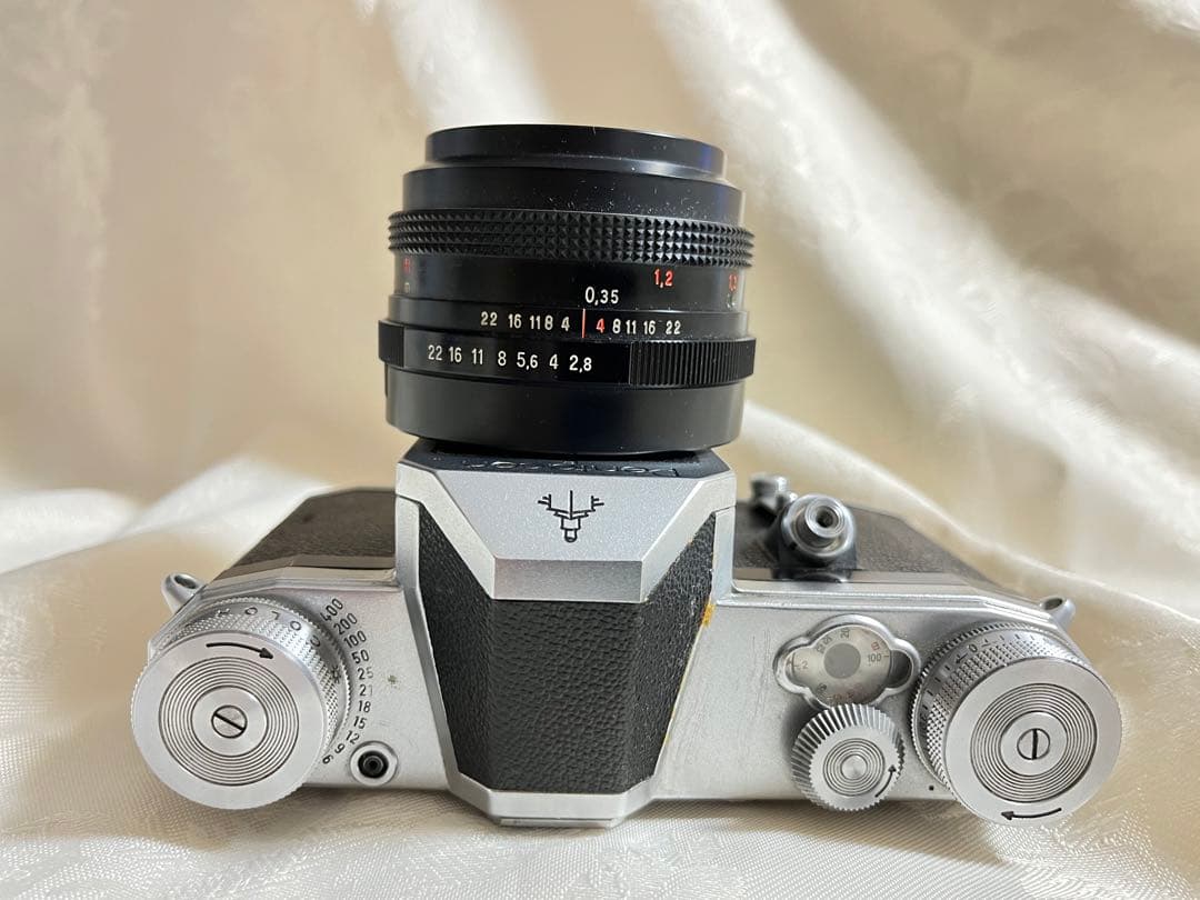 Pentacon F 旧東ドイツ製カメラ　Carl Zeiss f2.8/50