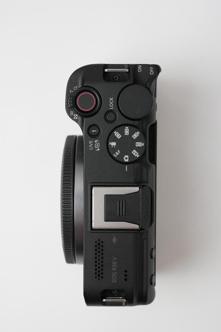 [ほぼ新品]Canon キヤノン EOS R50V｜APS-C ミラーレス一眼