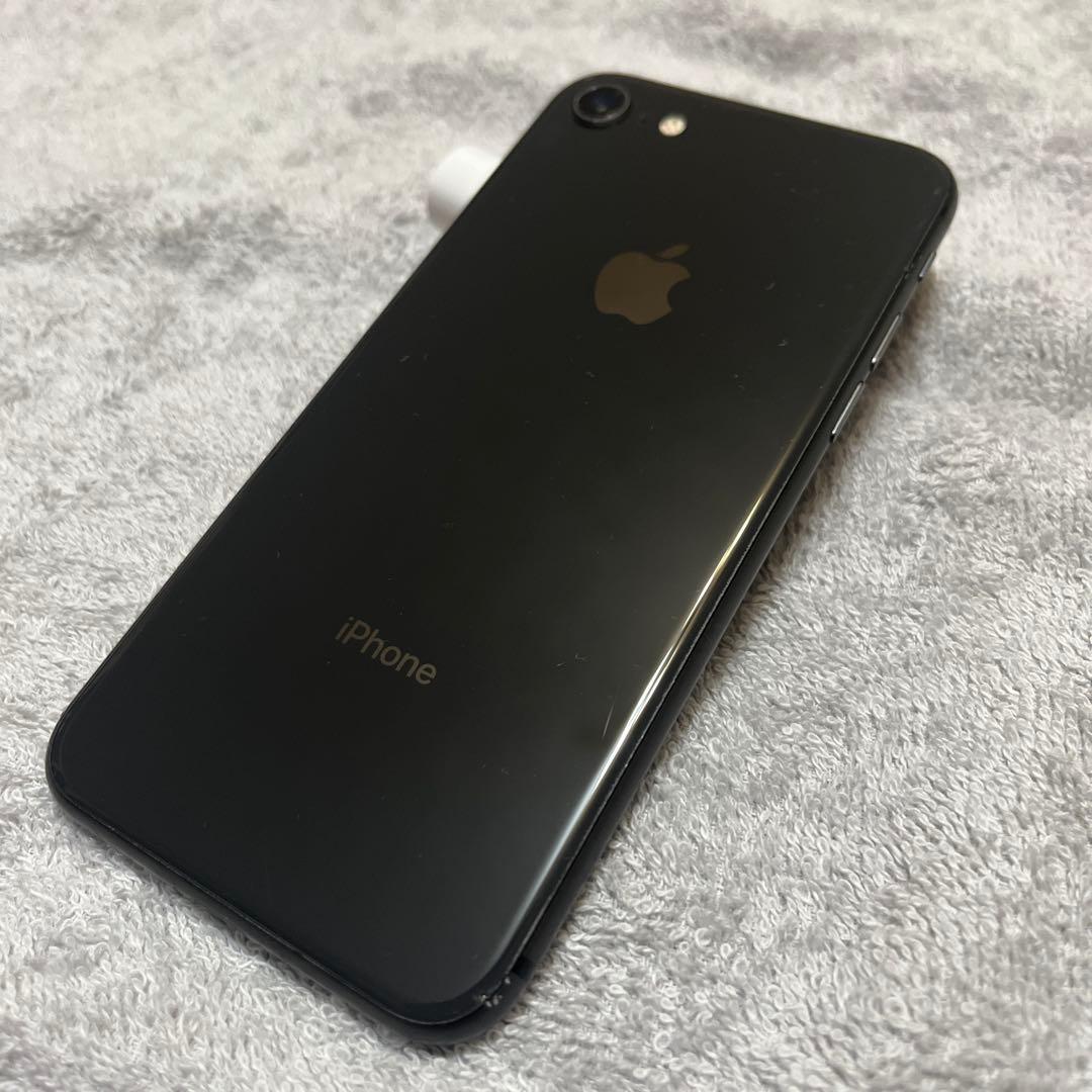 【本日だけ値下げ】Apple iPhone 8 スペースグレイSIMロック解除済
