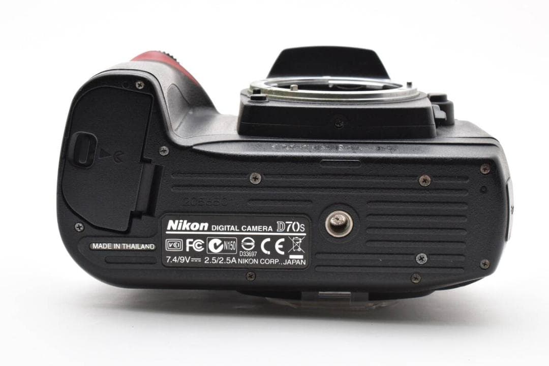 ★6.1メガピクセルAPS-CサイズCCD搭載★ Nikon ニコン D70s
