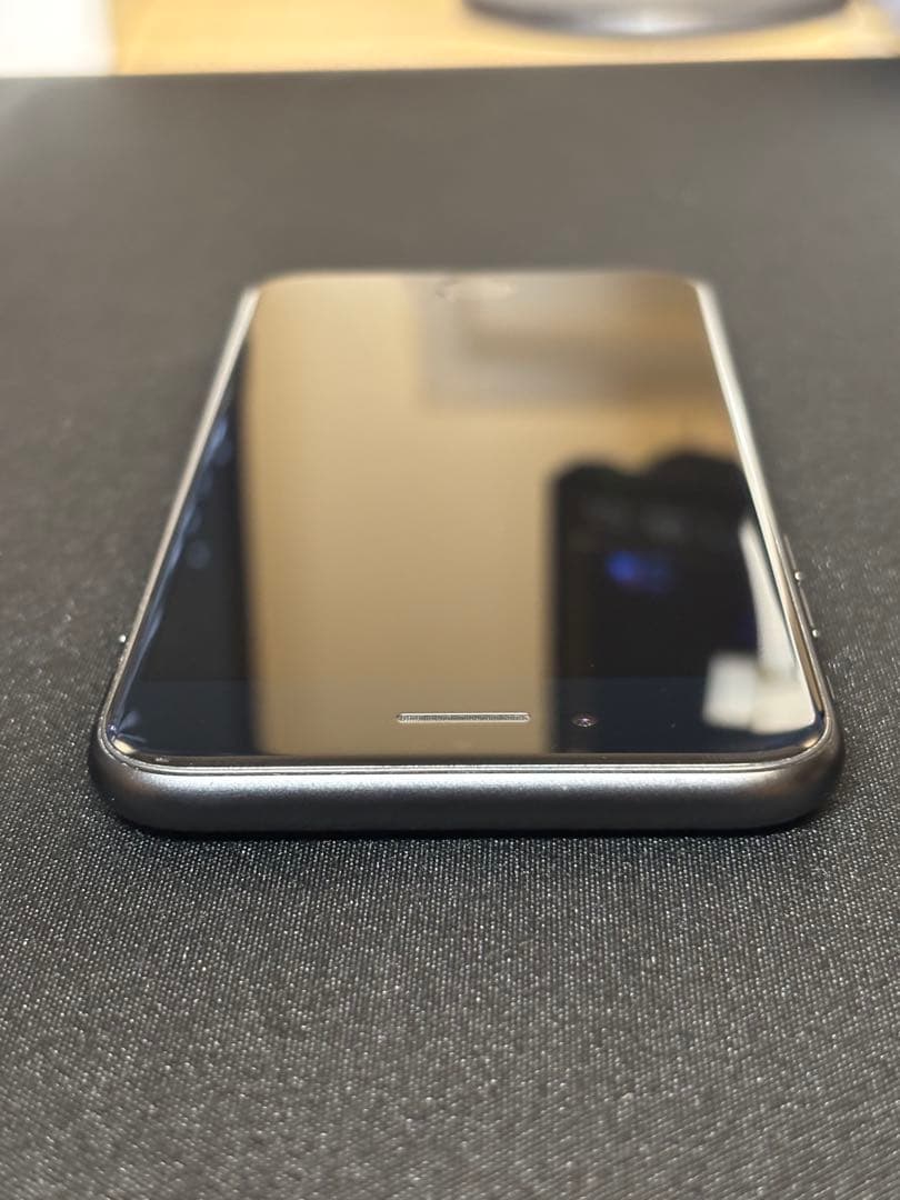 iPhone SE 第2世代(au SIMロックあり)