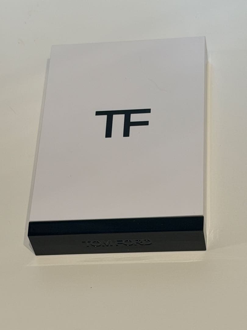 トムフォード　Tomford　アイカラークォード　30R インソレントローズ