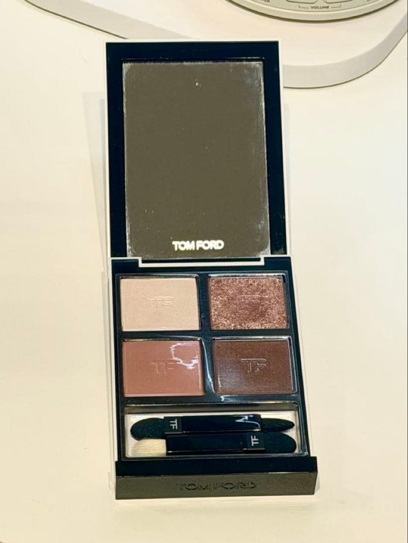 トムフォード　Tomford　アイカラークォード　30R インソレントローズ