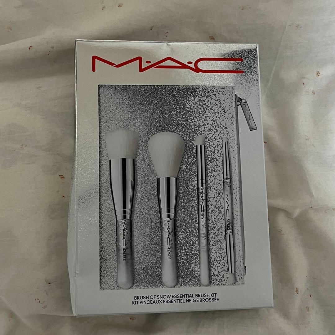 MAC メイクブラシセット シルバーポーチ付き ブラシオブスノーエッセンシャル