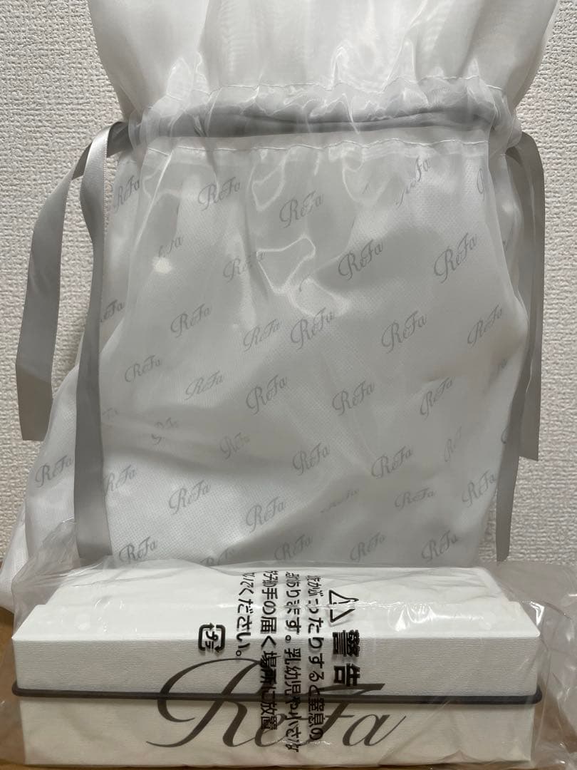 リファ　ストレートアイロン新品