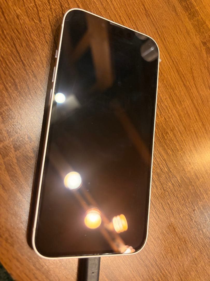 Apple iPhone 13 スターライト本体