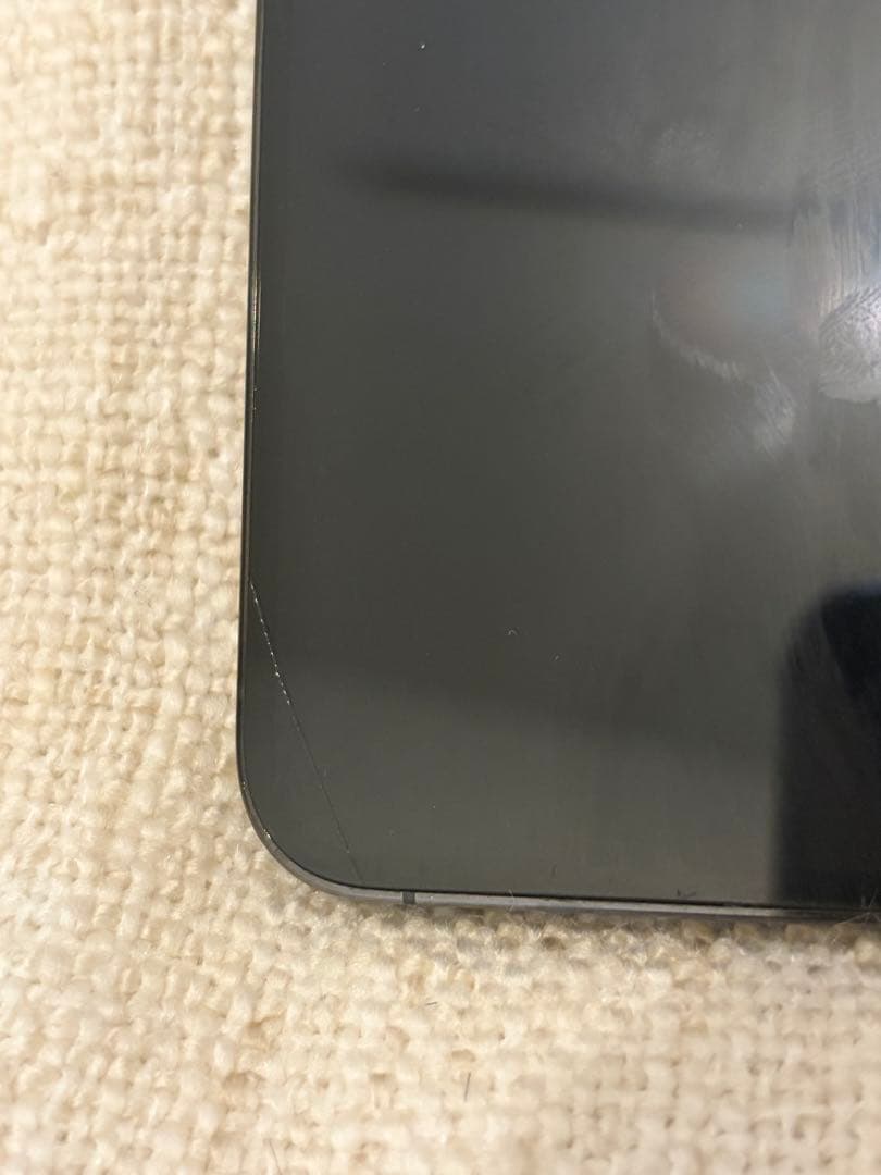 Apple iPhone 13 Pro 黒　キズ、ヒビあり