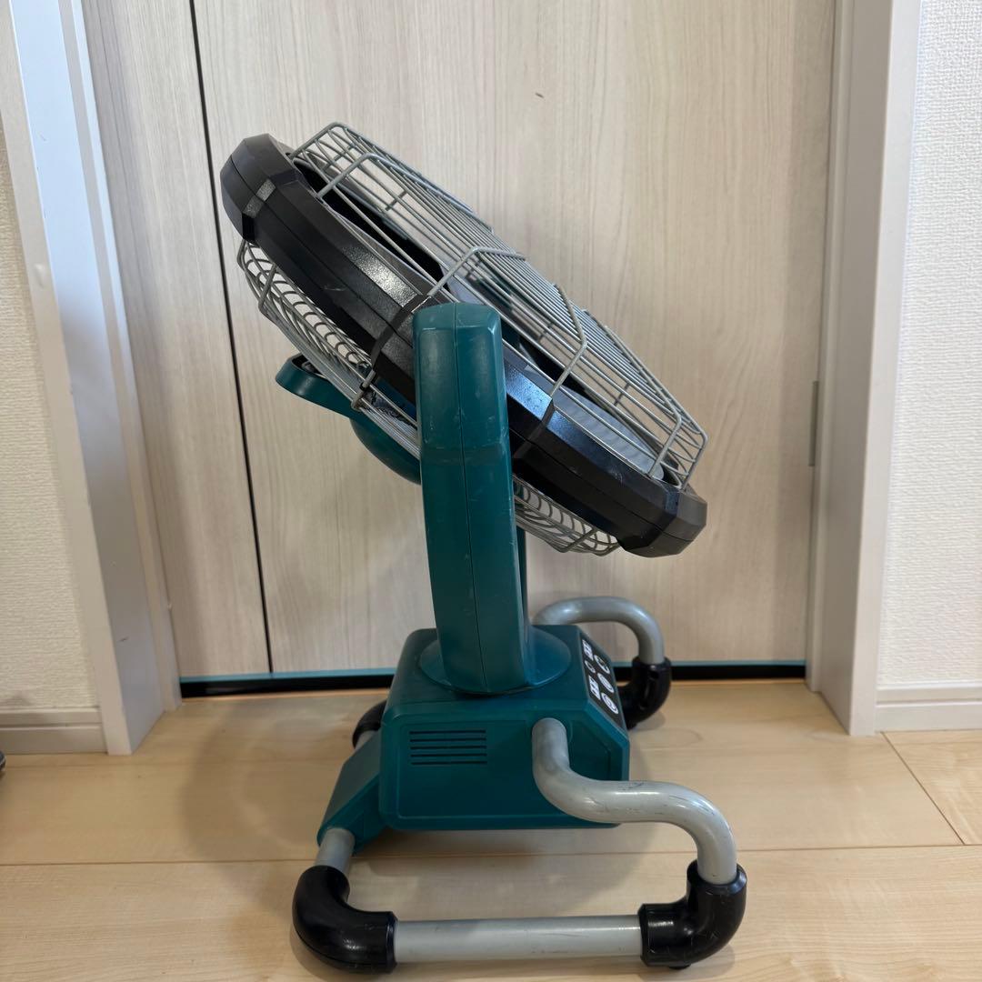 makita マキタ 扇風機 充電式産業扇 CF300D