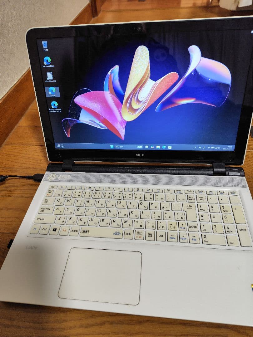 NEC ノートパソコン 白