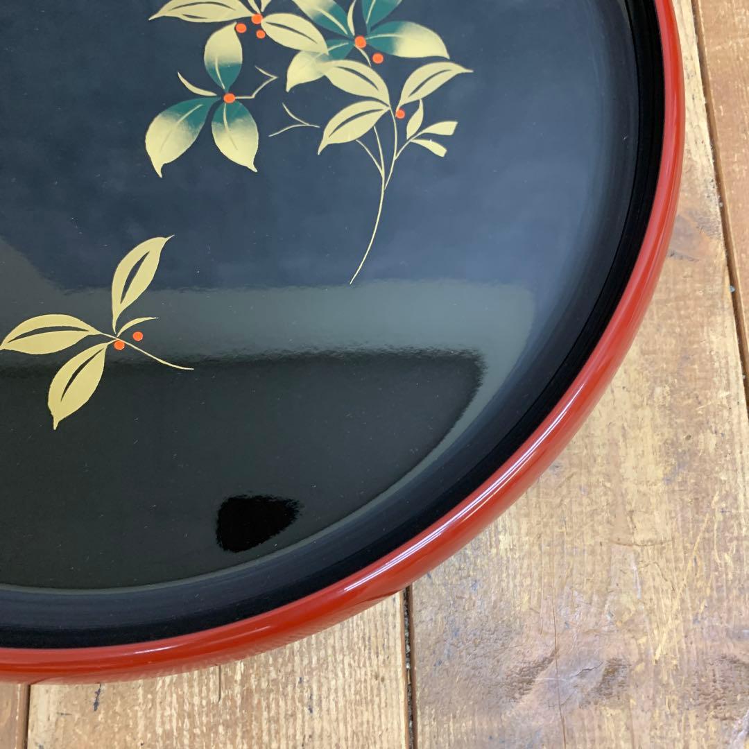 D-5 【美品】木製 漆器 丸盆 南天 蒔絵 直径30cm 黒塗り 朱縁 縁起物