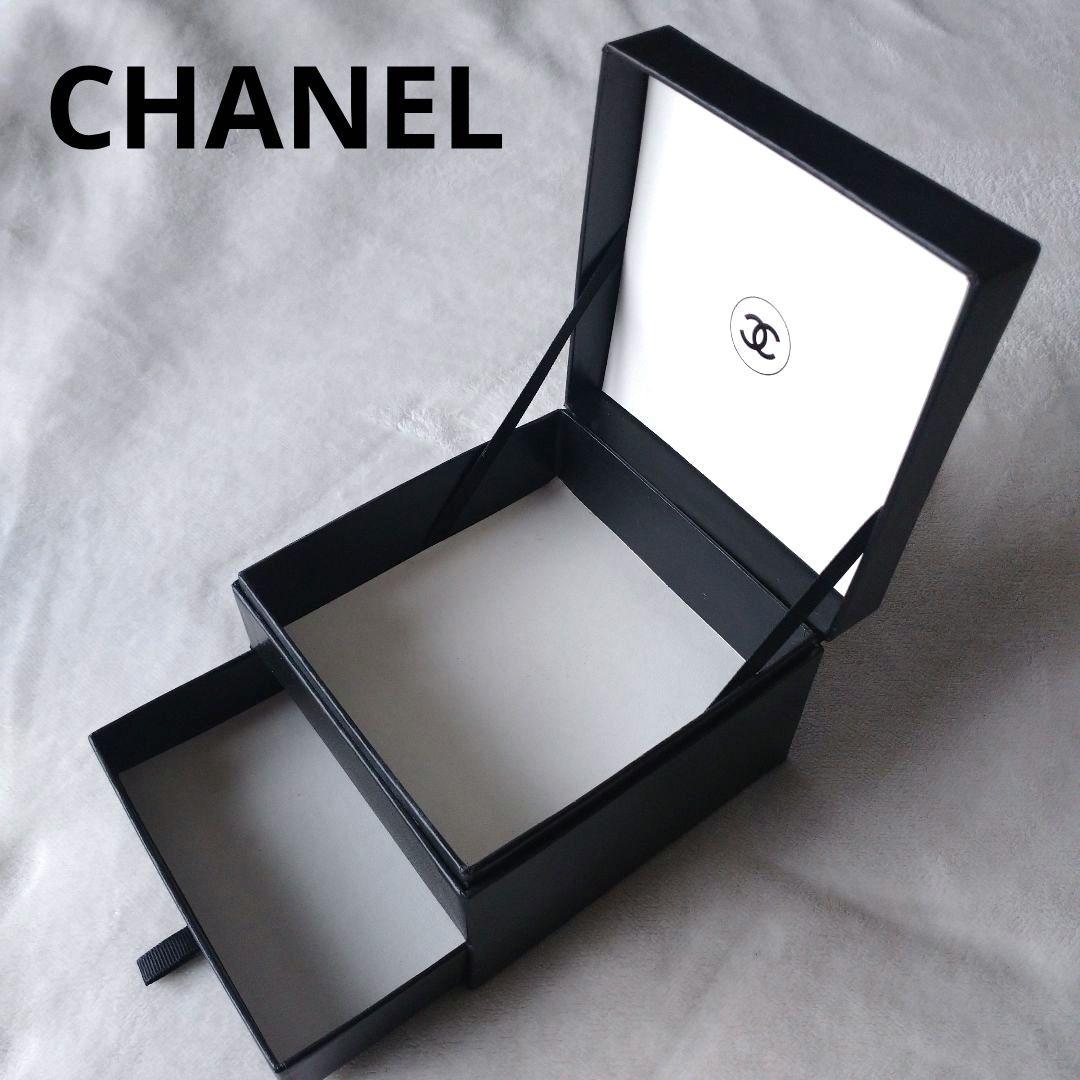 CHANEL 限定ギフトボックス