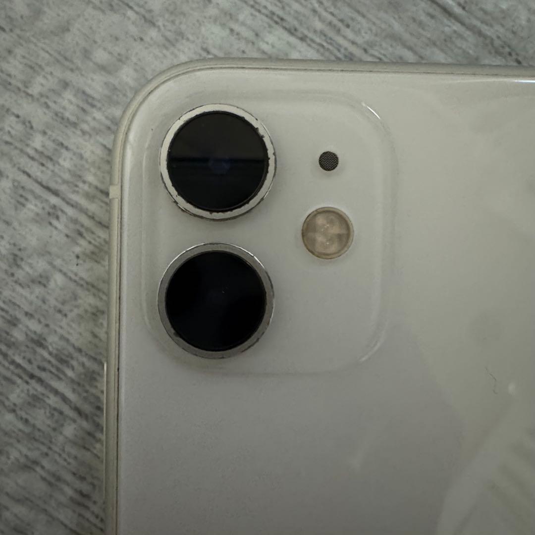 iPhone 11 ホワイト 本体 初期化済み　SIMフリー 64GB 箱付き