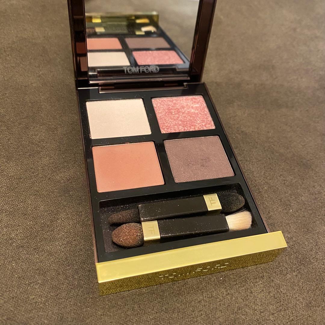 TOMFORD トムフォード　アイカラークォード　030 インソレントローズ