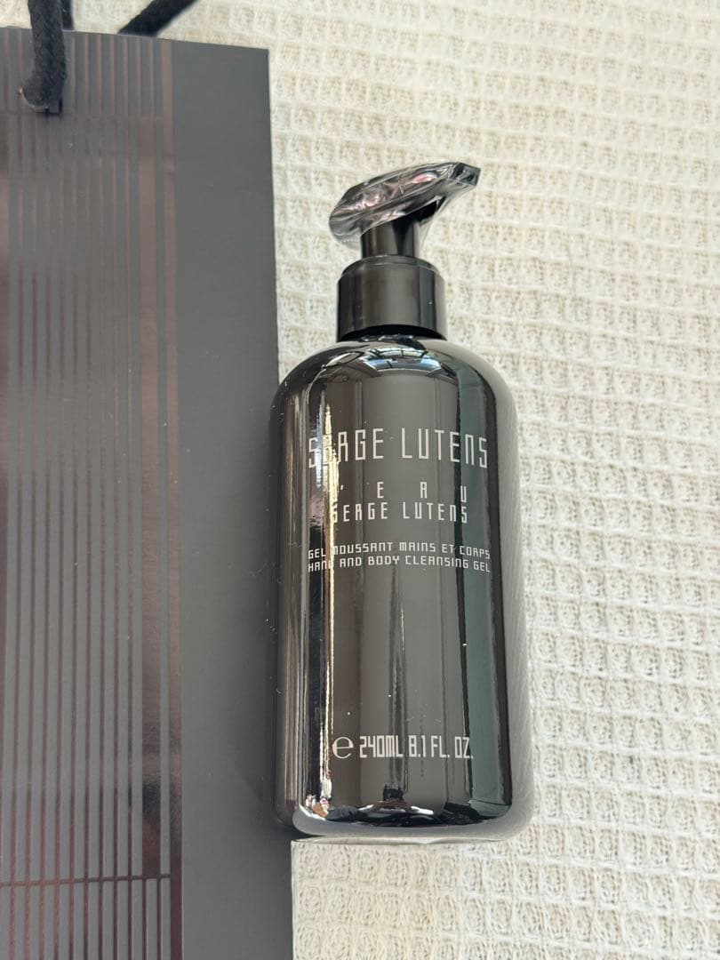 【新品•正規品】Sergio Lutens ボディクレンジングジェル 240ml