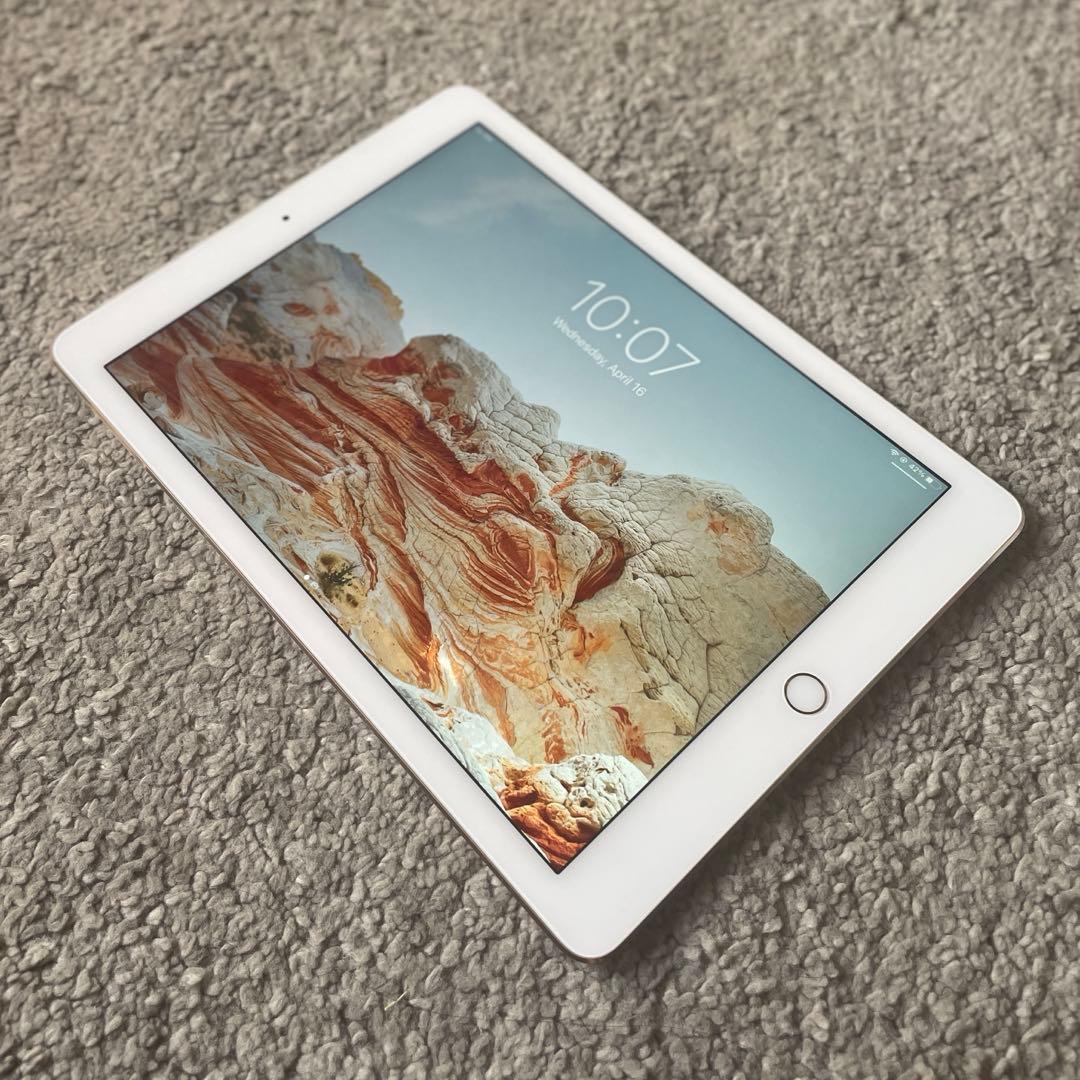 ホワイト iPad 10.2インチ 本体 64GB