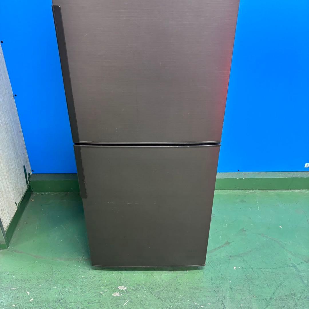 776SHARP 1〜2人暮らし向け　冷蔵庫　200〜300L強　右開き　2ドア
