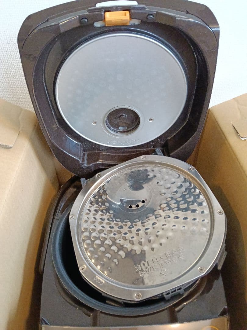 象印 炊飯器 5.5合 IH 極め炊き 黒まる厚釜NW-VA10
