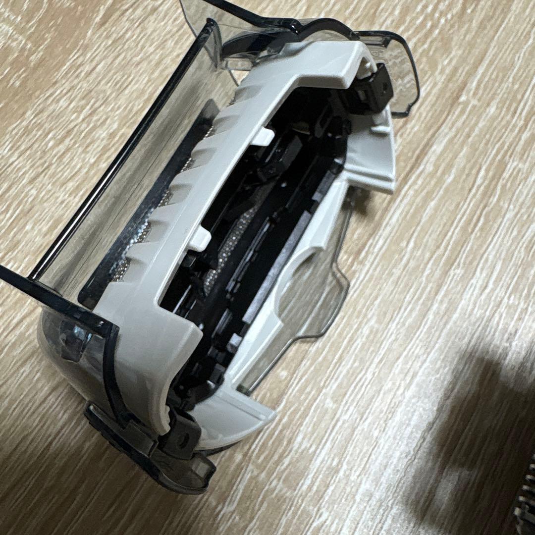 Panasonic ES-CST2S-W 白3枚刃　ラムダッシュ
