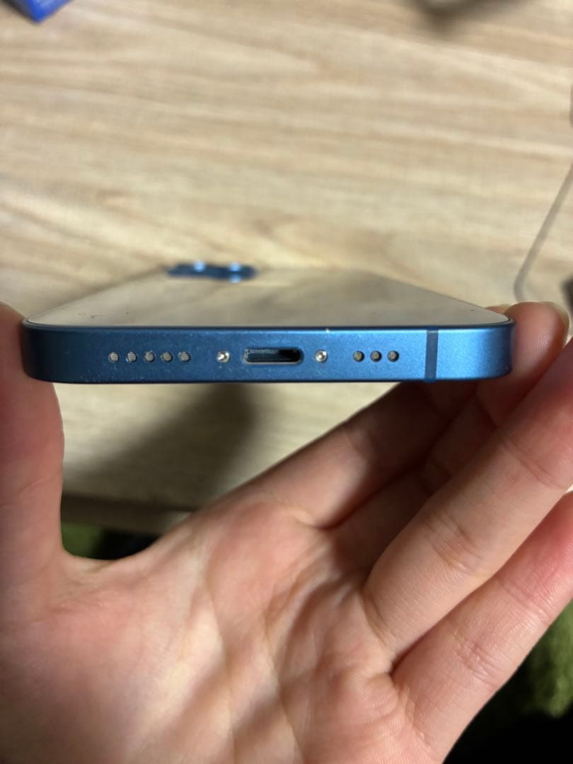 Apple iPhone 13 ブルー 本体　SIMロックなし　カバー付き