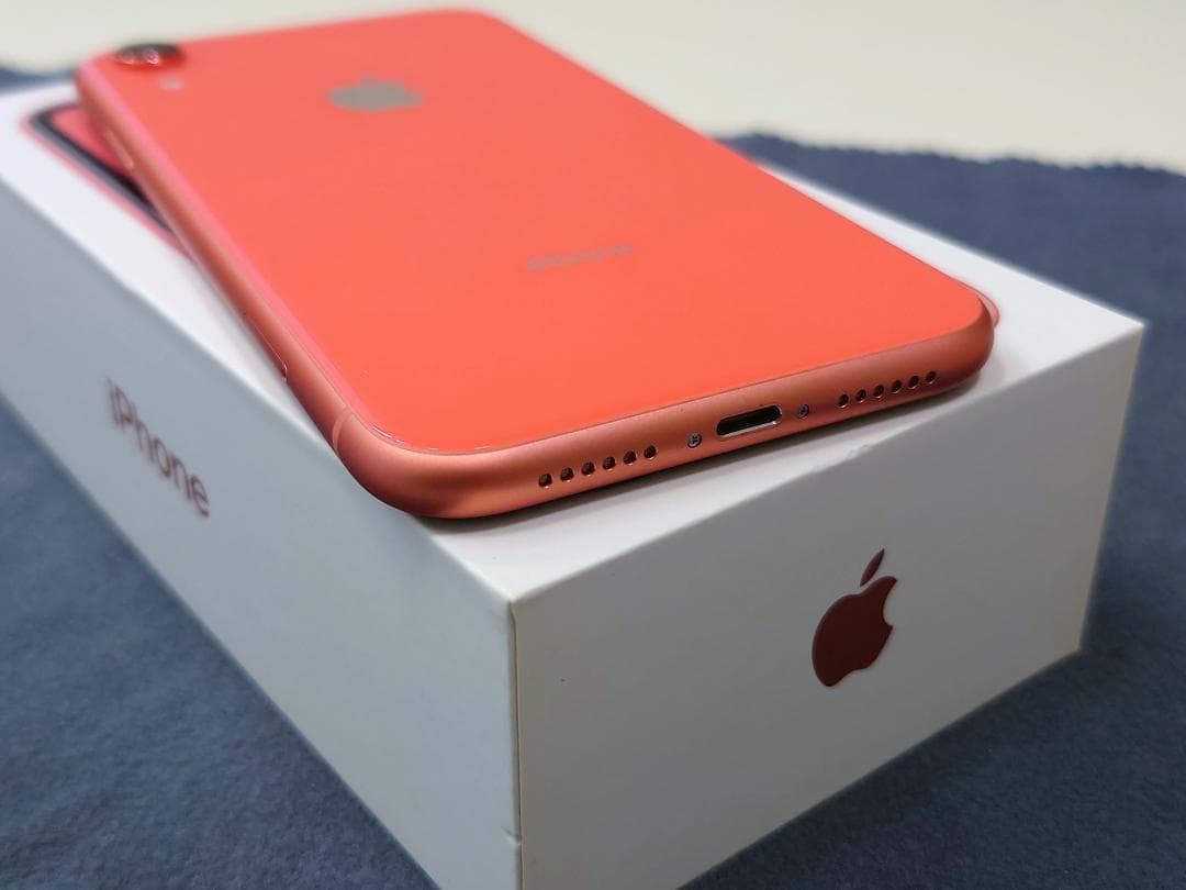 iPhone XR コーラル 64GB SIMフリー