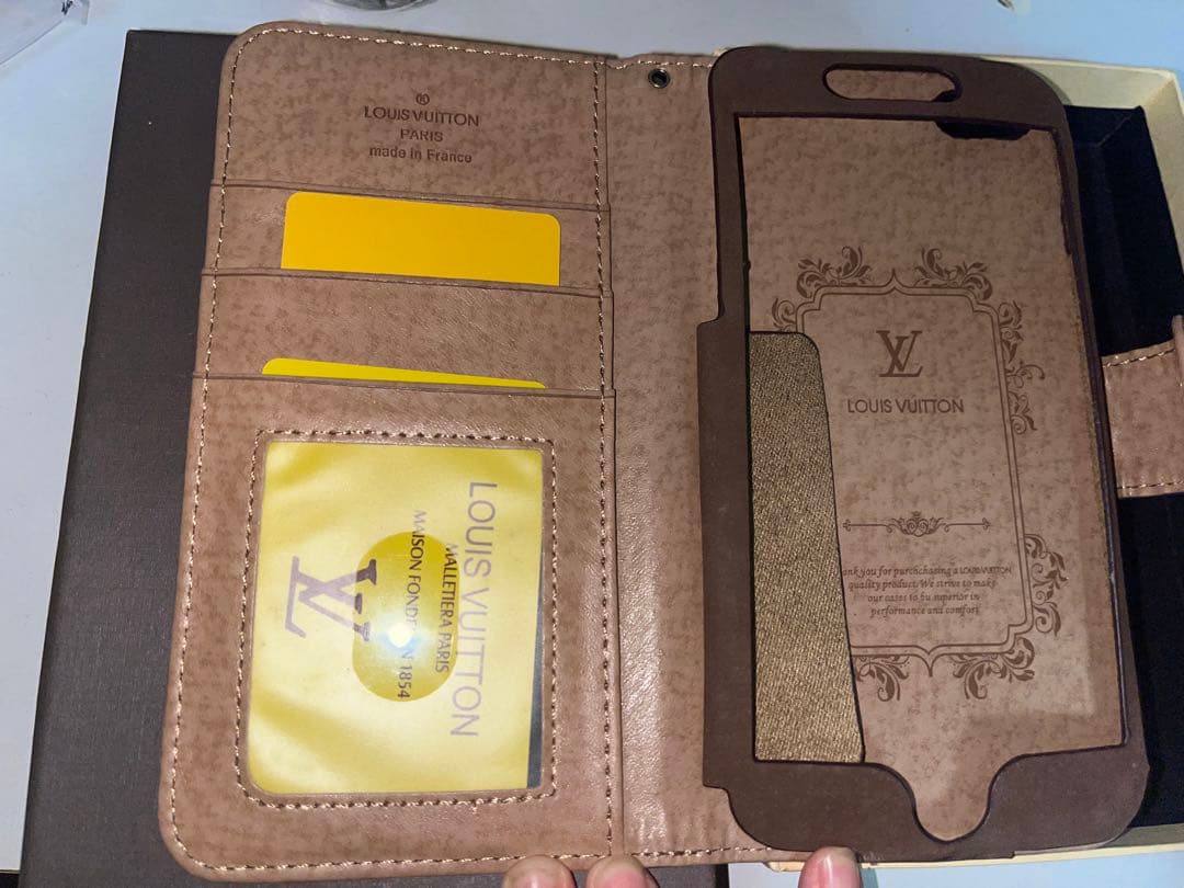 iPhone手帳型ケース