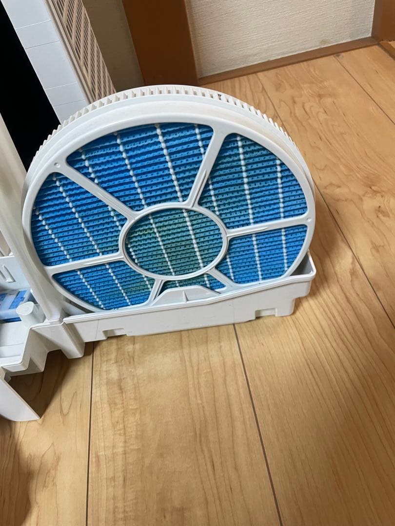 シャープ 加湿空気清浄機 KC-P50-W 2023年製