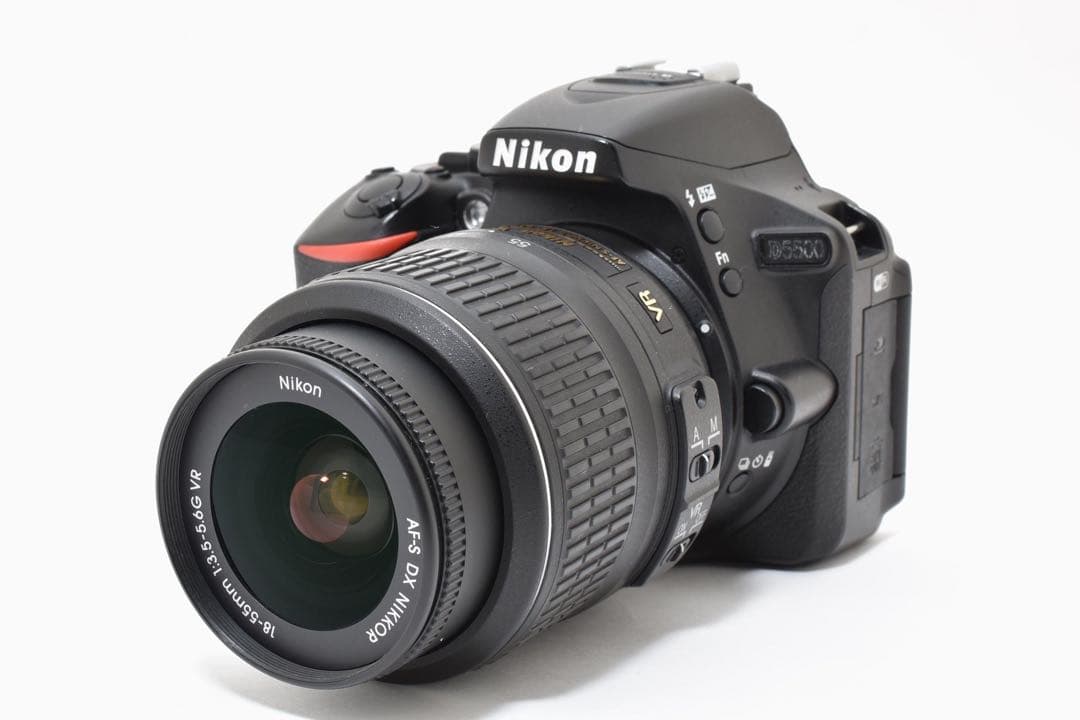 ✨Nikon D5500✨一眼レフ Wi-Fi搭載　ショット数少　動作品✨