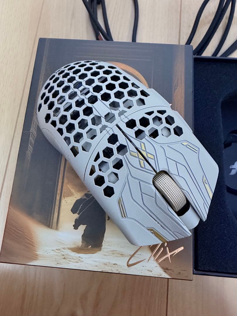 finalmouse PROPHECY clix Mサイズ 美品