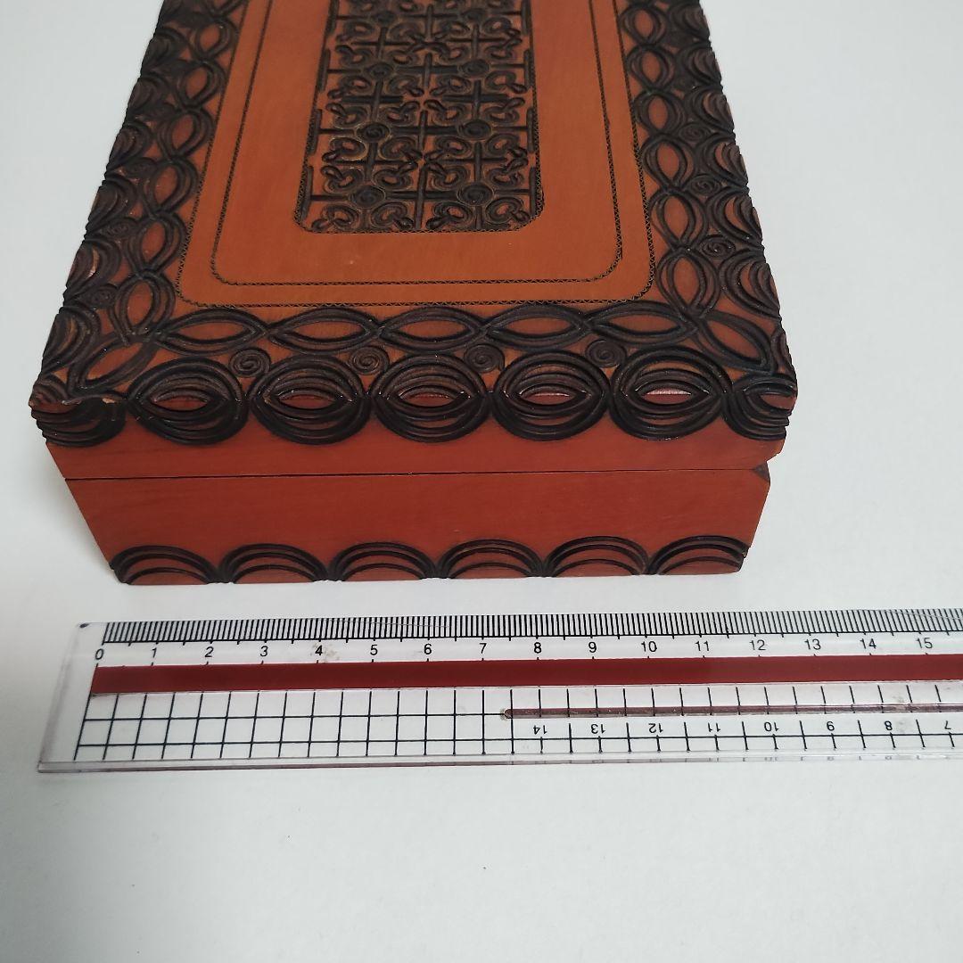 Vintage ポーランド製 柿の木？ 彫刻入り 木製小物入れ
