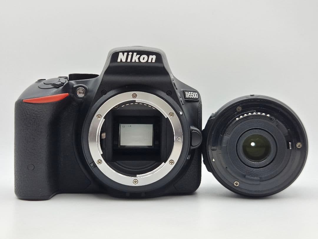 【美】Nikon D5500 18-55mm レンズキット 8,601ショット