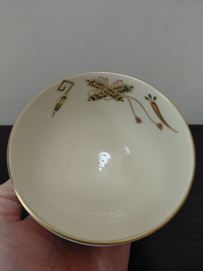 清閑寺 杉田祥平 色絵宝づくし枠取来ノ画茶碗 共箱 茶道具